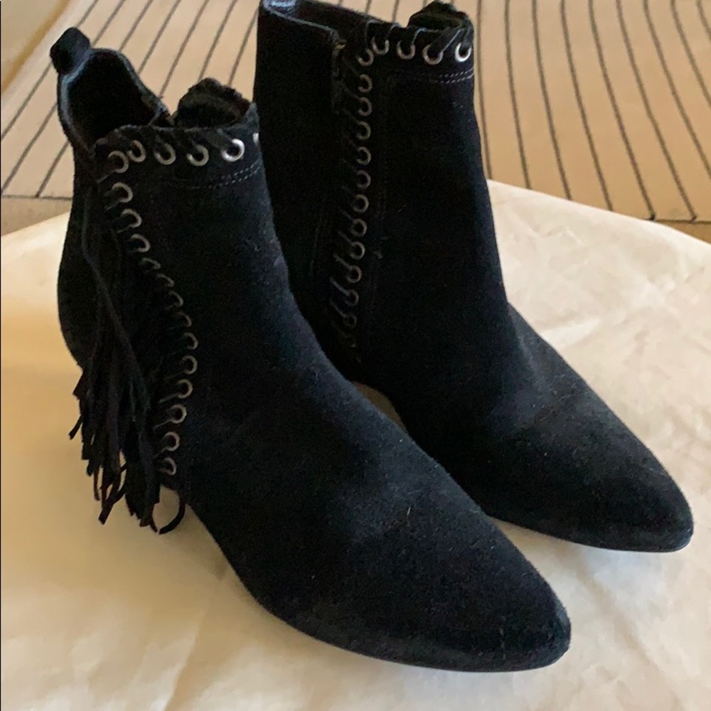 Women’s Matisse wedge booties black suede 7.5